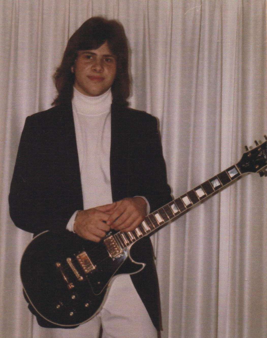 Tim_lesPaul_turtelneck